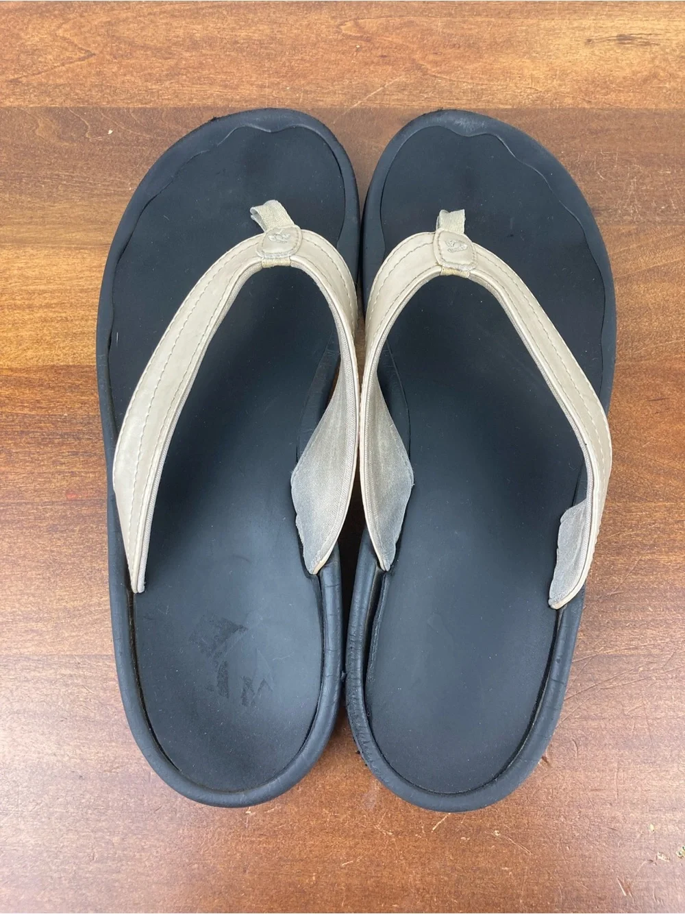 OluKai Ohana Metallic Beige Thong Flip Flops Comfort Sandals Women’s Size 9/39.